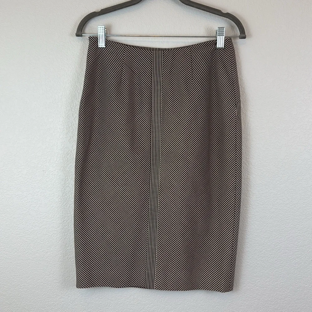 Rosaria Lamanna‎ Elegant Beige and Black Striped Knee Length Skirt Size 2